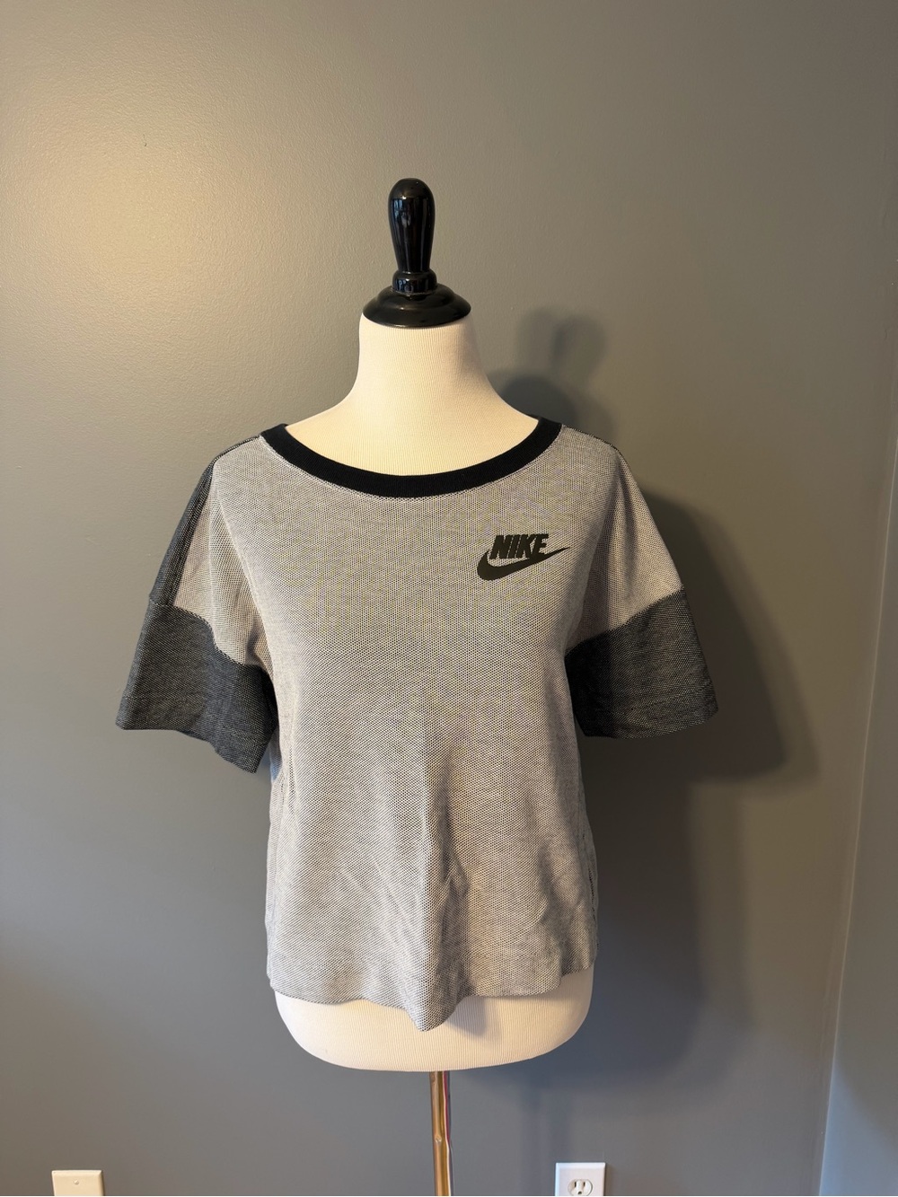 Nike Two-Tone Gray Short Sleeve Crewneck Tee